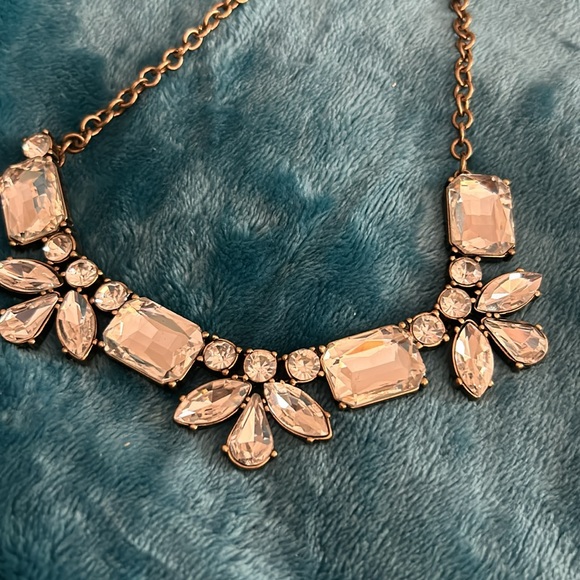 Sparkling Sage Stone Statement Bib Necklace - Picture 7 of 12